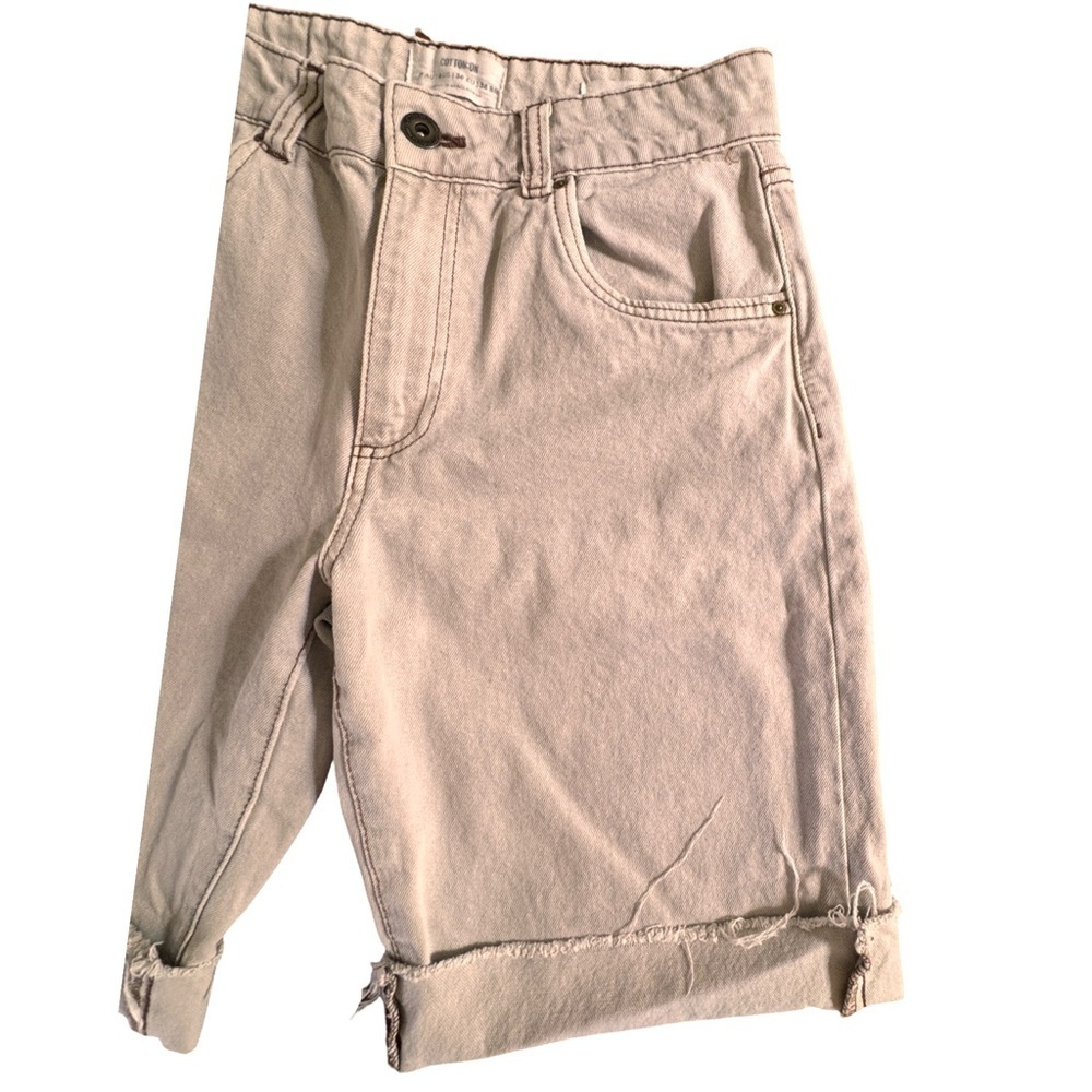 Cotton On Low-Rise Baggy Jean Bermuda Shorts in Tan - Picture 6 of 9